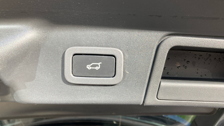 Land Rover Range Rover Velar 2.0 D200 Edition 5dr Auto Diesel Estate